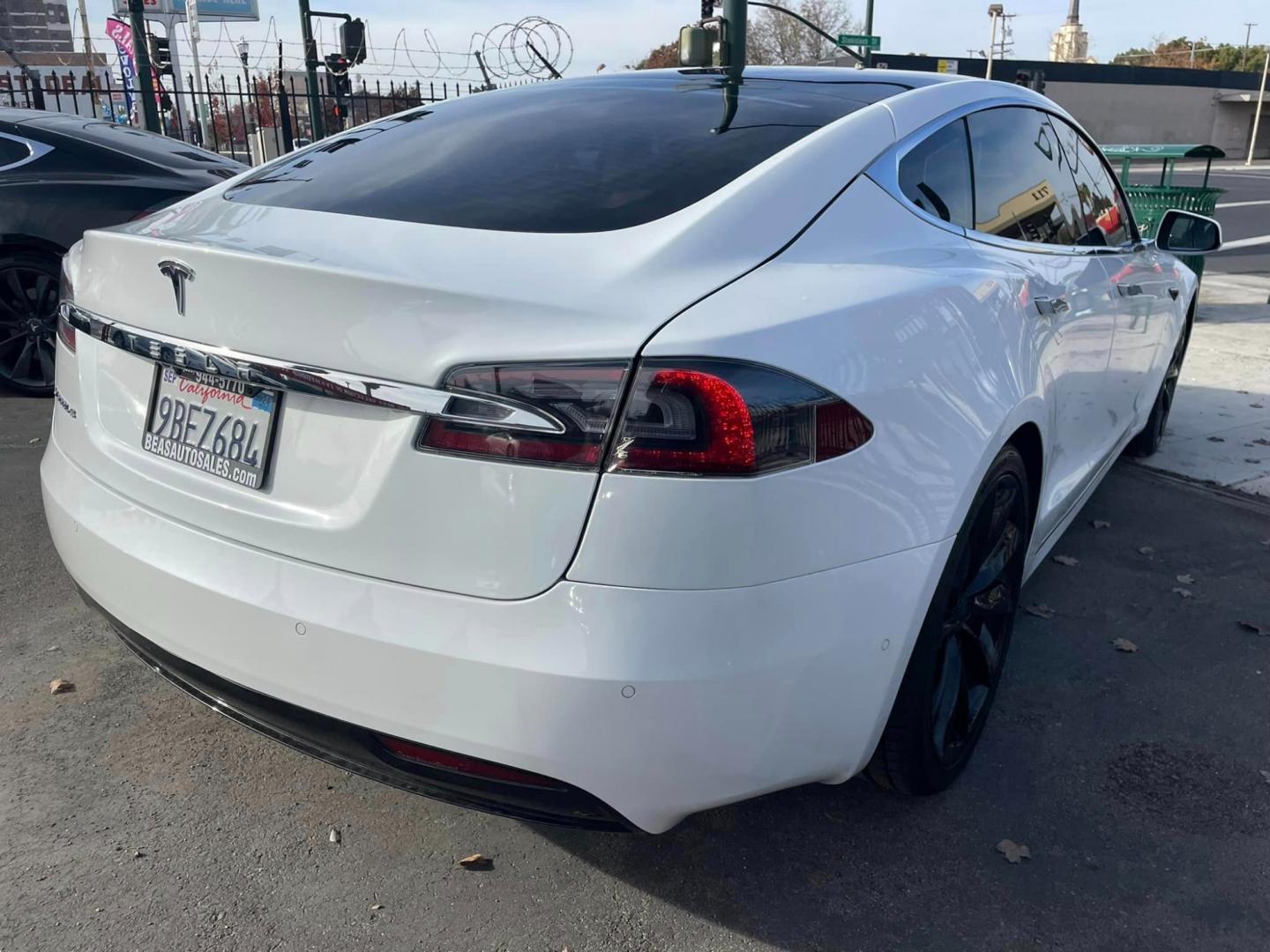 2018 WHITE /White Gold Tesla Model S (5YJSA1E23JF) , located at 744 E Miner Ave, Stockton, CA, 95202, (209) 944-5770, 37.956863, -121.282082 - PLUS TAXES AND FEES - Photo#8